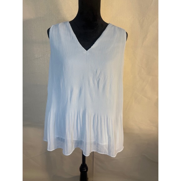 H&M Tops - H&M White Micro Pleated V-Neck Sleeveless Peplum Blouse Top Small